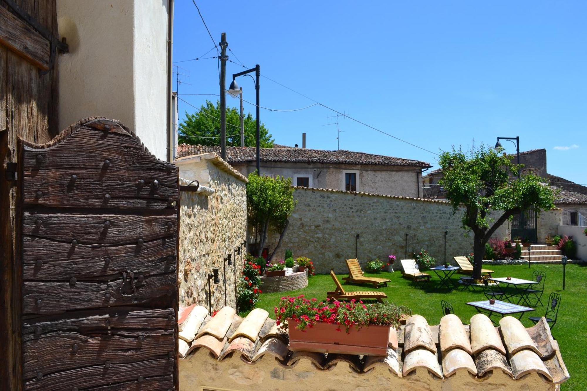 Palazzo La Loggia Hébergement de vacances Barisciano